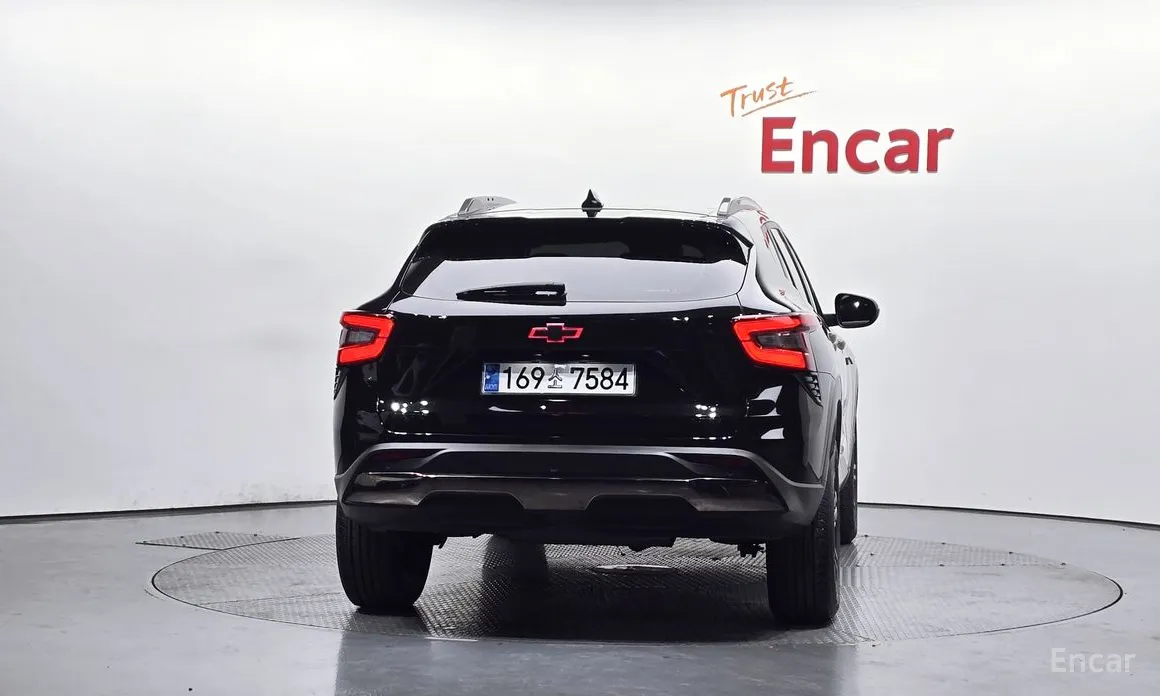 Фото 4 - Chevrolet Trax