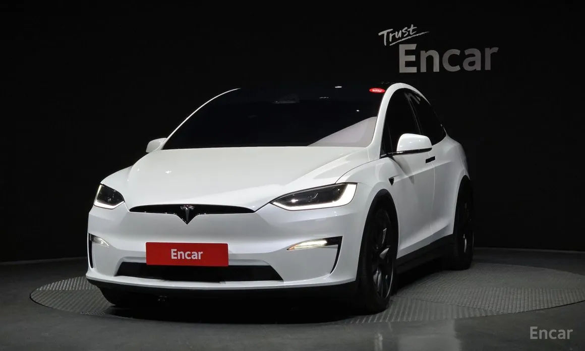 Фото 1 - Tesla Model X