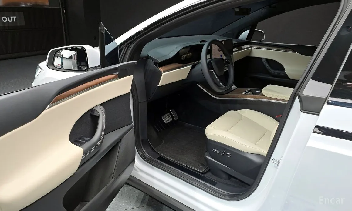 Фото 10 - Tesla Model X