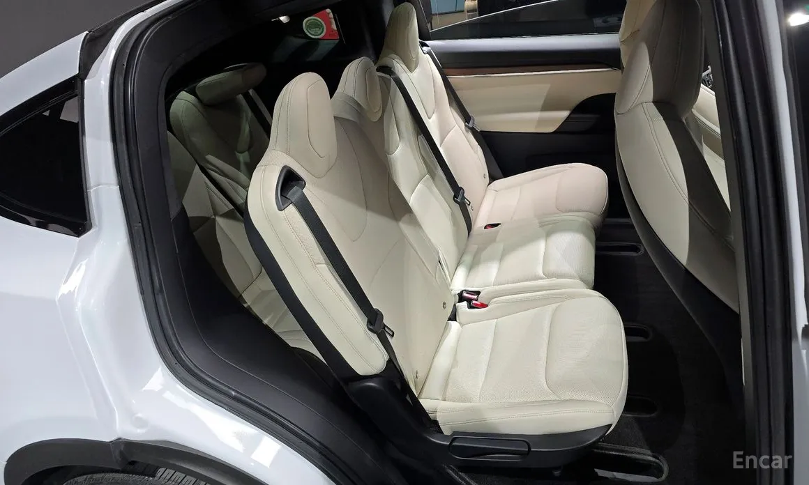 Фото 12 - Tesla Model X