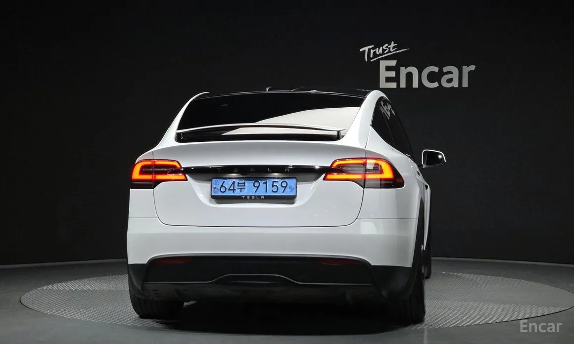 Фото 4 - Tesla Model X