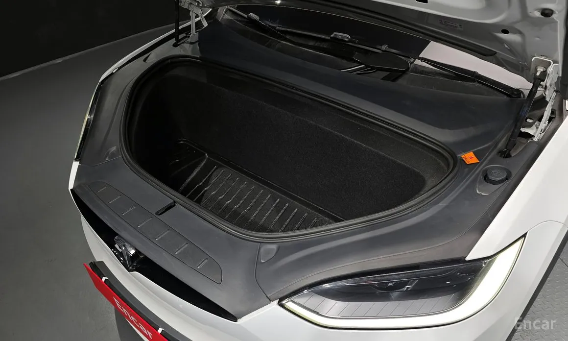 Фото 6 - Tesla Model X