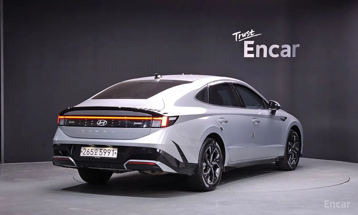 Фото 2 - Hyundai Sonata