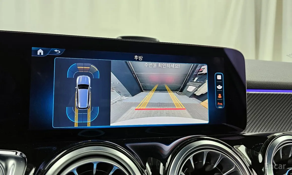 Фото 15 - Mercedes-Benz GLB-Class