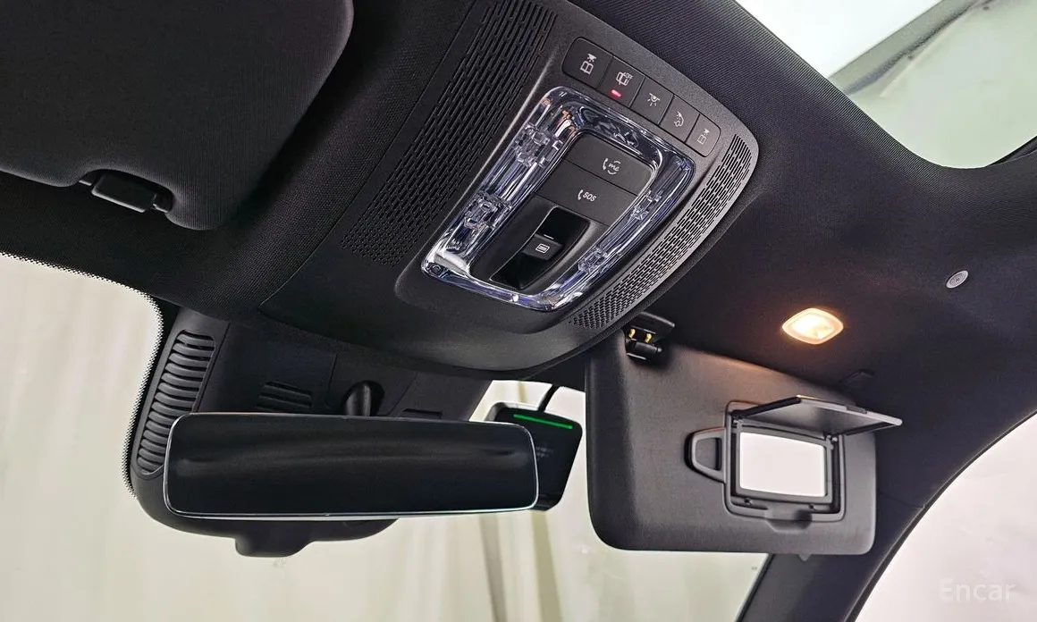 Фото 17 - Mercedes-Benz GLB-Class