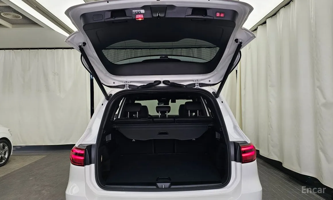 Фото 20 - Mercedes-Benz GLB-Class