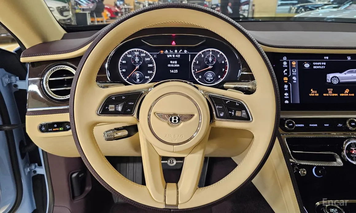 Фото 11 - Bentley Flying Spur