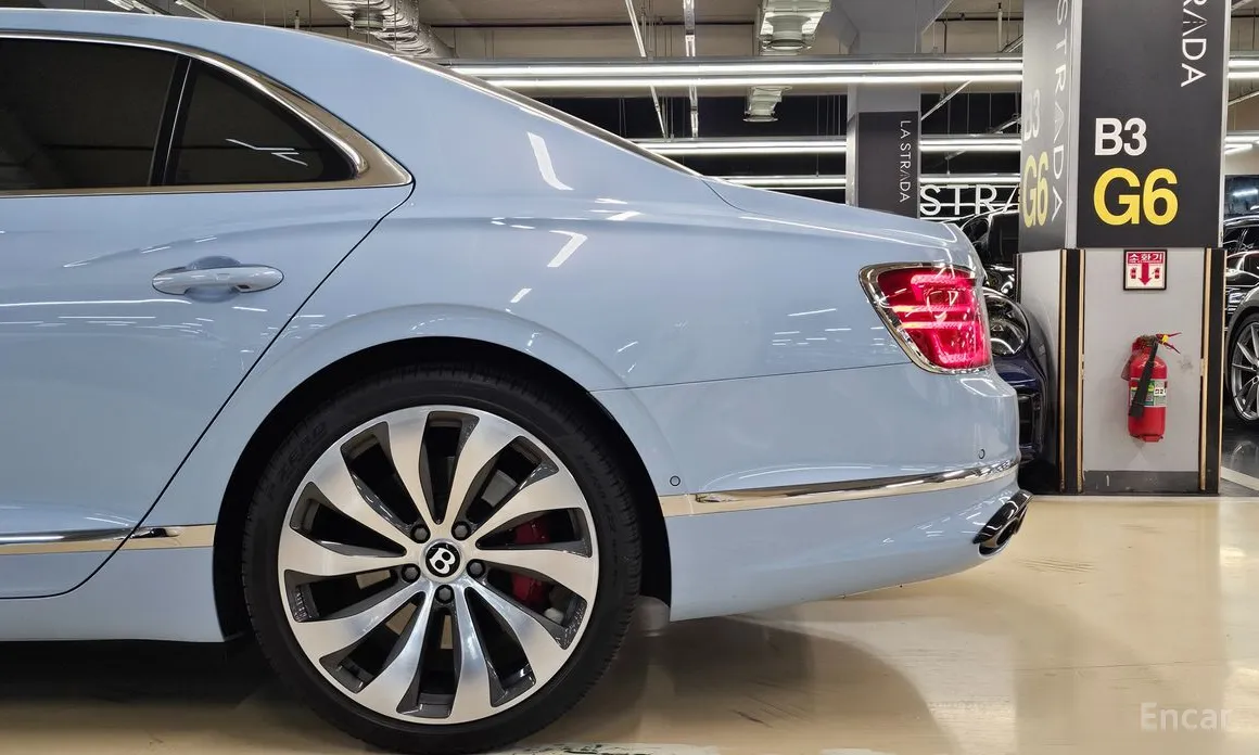 Фото 5 - Bentley Flying Spur
