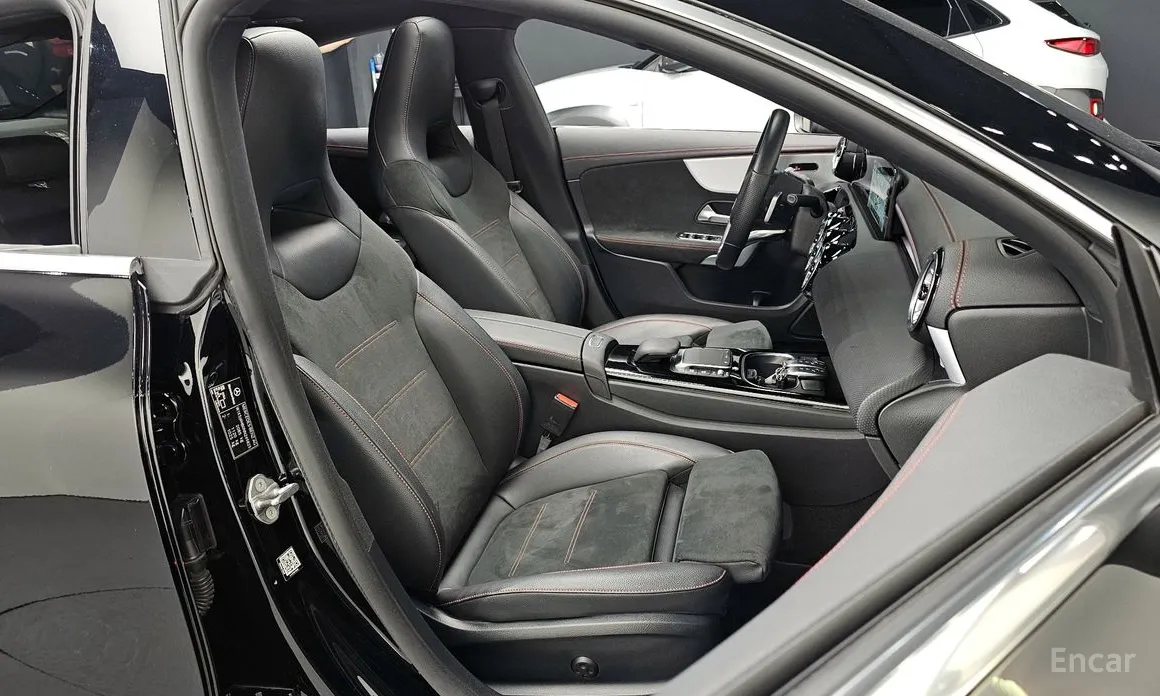 Фото 10 - Mercedes-Benz CLA-Class