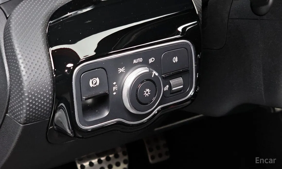 Фото 16 - Mercedes-Benz CLA-Class