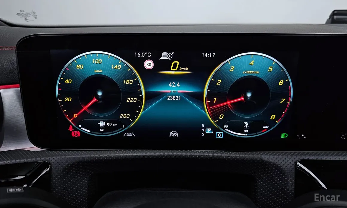 Фото 8 - Mercedes-Benz CLA-Class