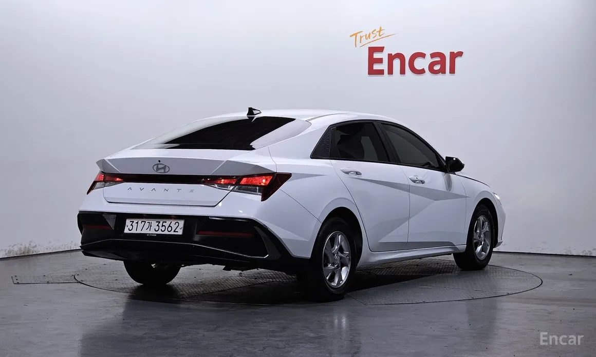 Фото 2 - Hyundai Avante