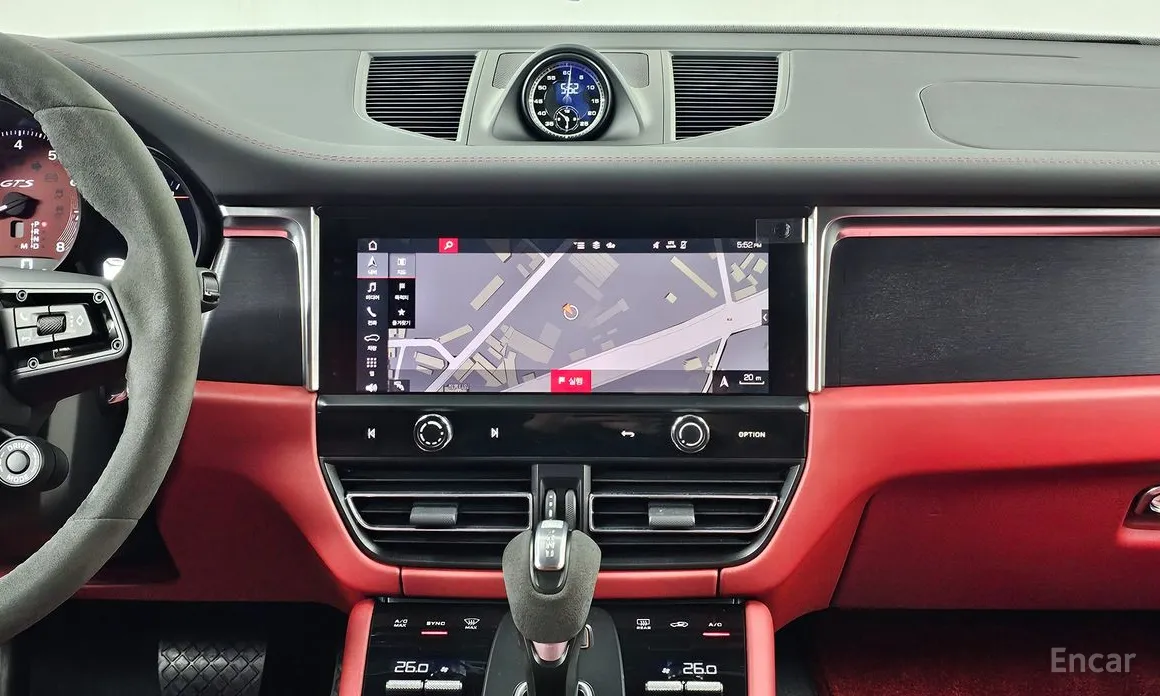 Фото 14 - Porsche Macan