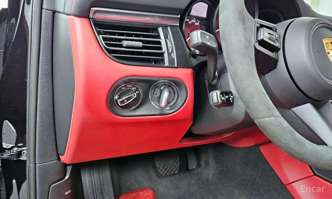 Фото 16 - Porsche Macan