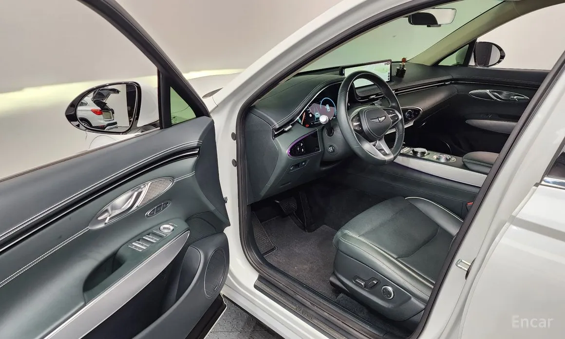 Фото 10 - Genesis GV70