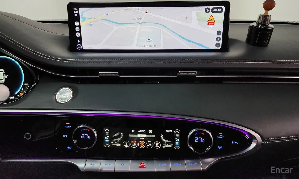 Фото 14 - Genesis GV70