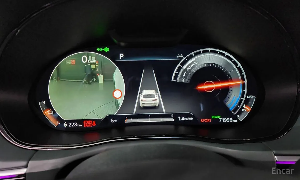 Фото 8 - Genesis GV70