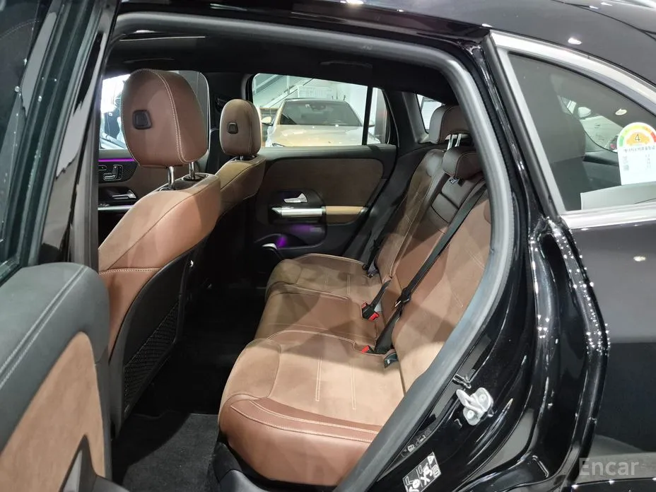 Фото 11 - Mercedes-Benz GLA-Class