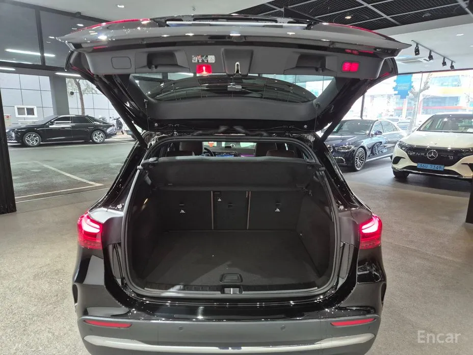 Фото 17 - Mercedes-Benz GLA-Class