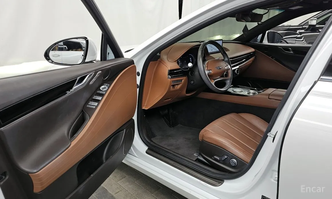 Фото 10 - Genesis G80