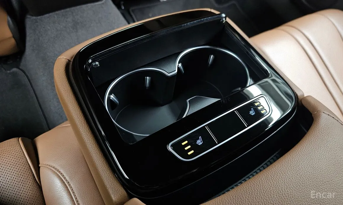 Фото 19 - Genesis G80