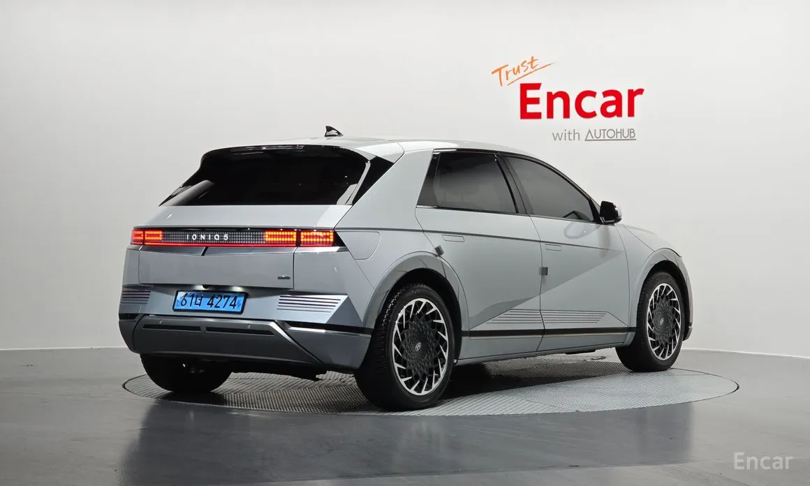 Photo 2 - Hyundai Ioniq 5