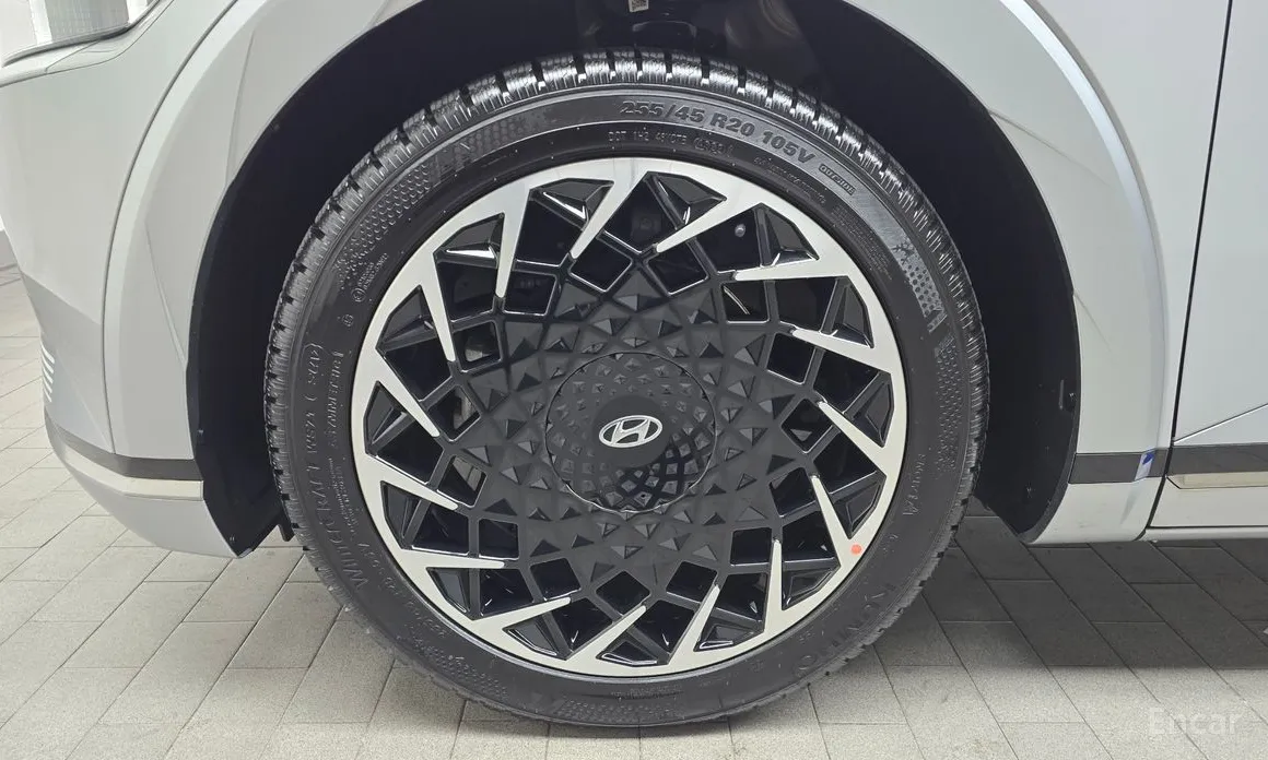 Photo 5 - Hyundai Ioniq 5