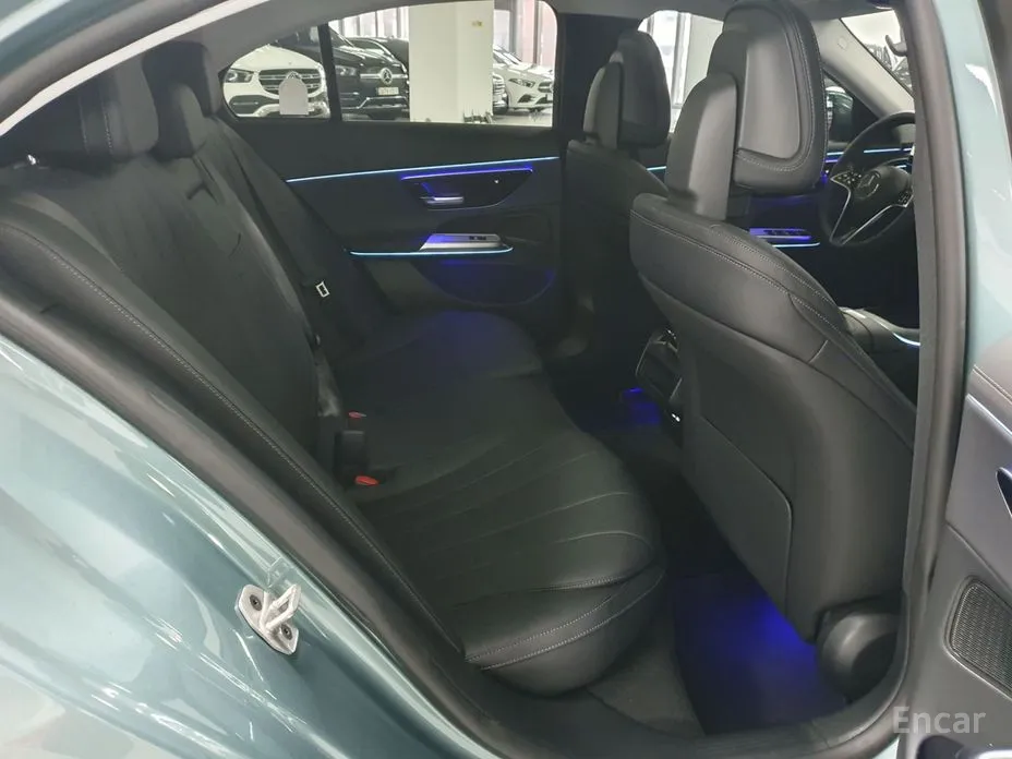 Фото 10 - Mercedes-Benz E-Class