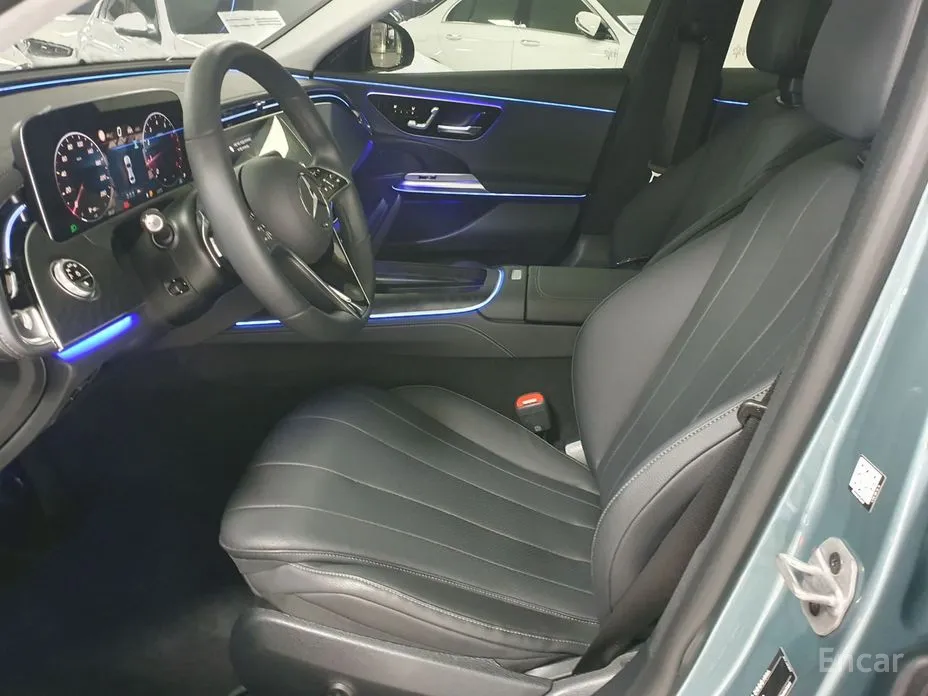 Фото 14 - Mercedes-Benz E-Class