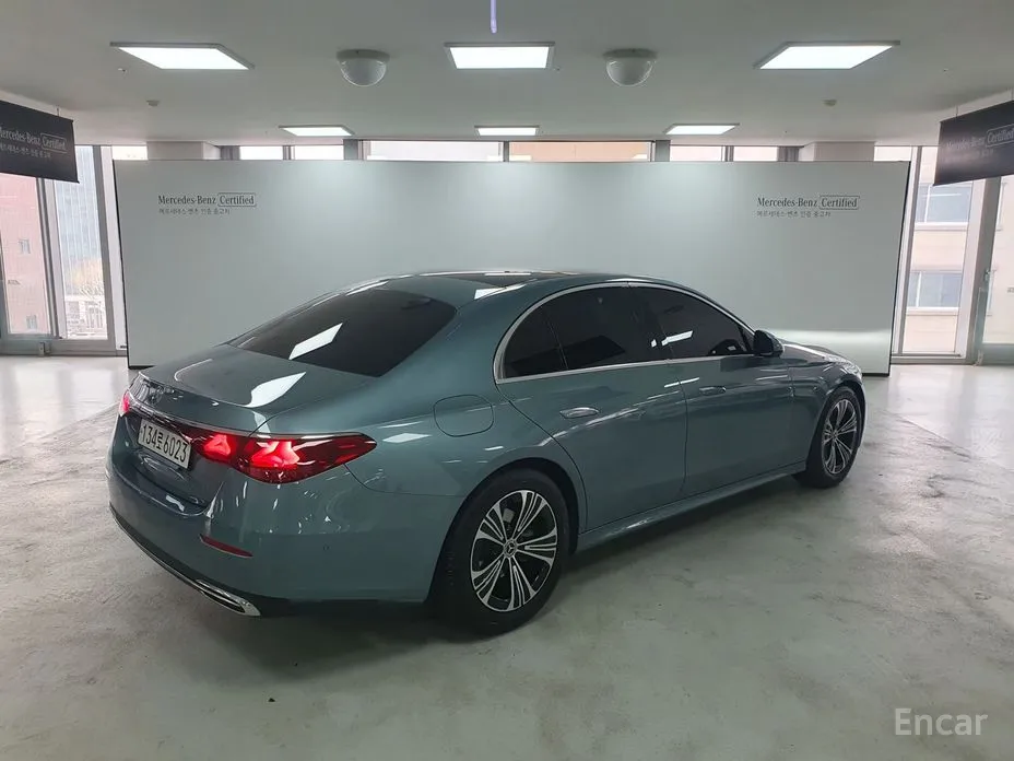 Фото 2 - Mercedes-Benz E-Class