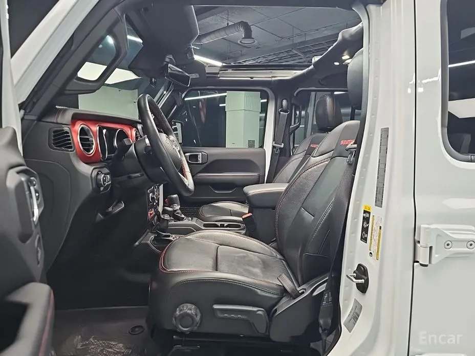 Фото 10 - Jeep Wrangler