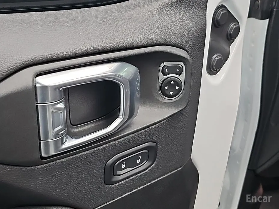 Фото 19 - Jeep Wrangler