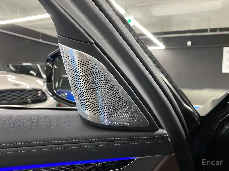 Фото 17 - BMW 7 Series