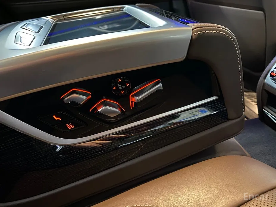 Фото 19 - BMW 7 Series