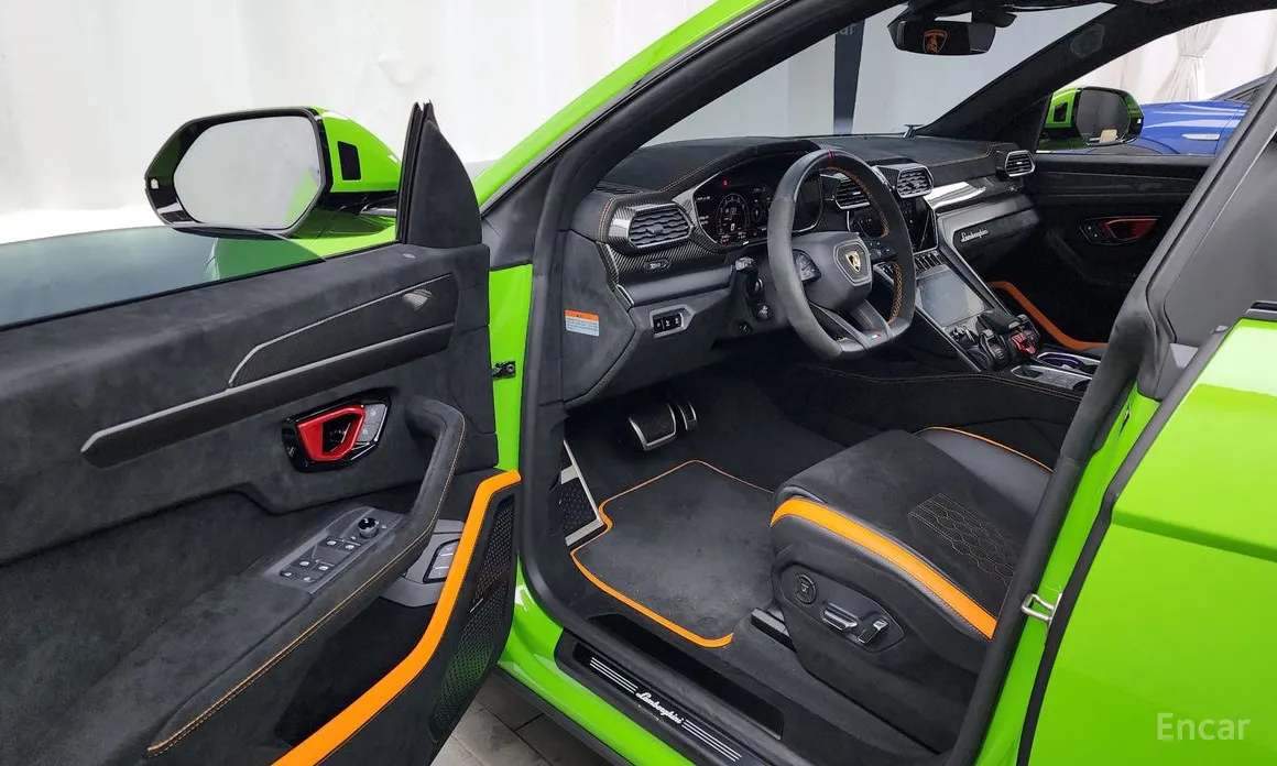 Фото 10 - Lamborghini Urus