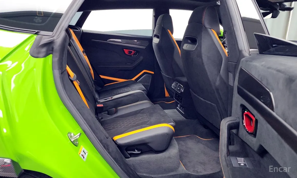 Фото 12 - Lamborghini Urus