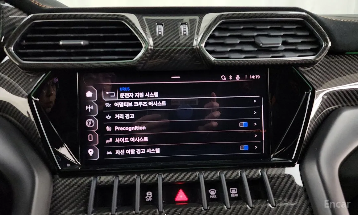 Фото 16 - Lamborghini Urus