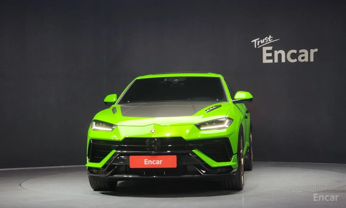 Фото 3 - Lamborghini Urus