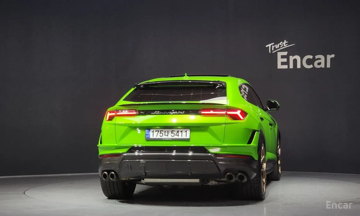 Фото 4 - Lamborghini Urus