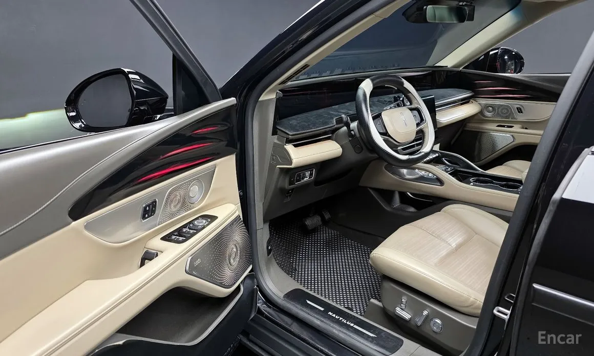 Фото 11 - Lincoln Nautilus