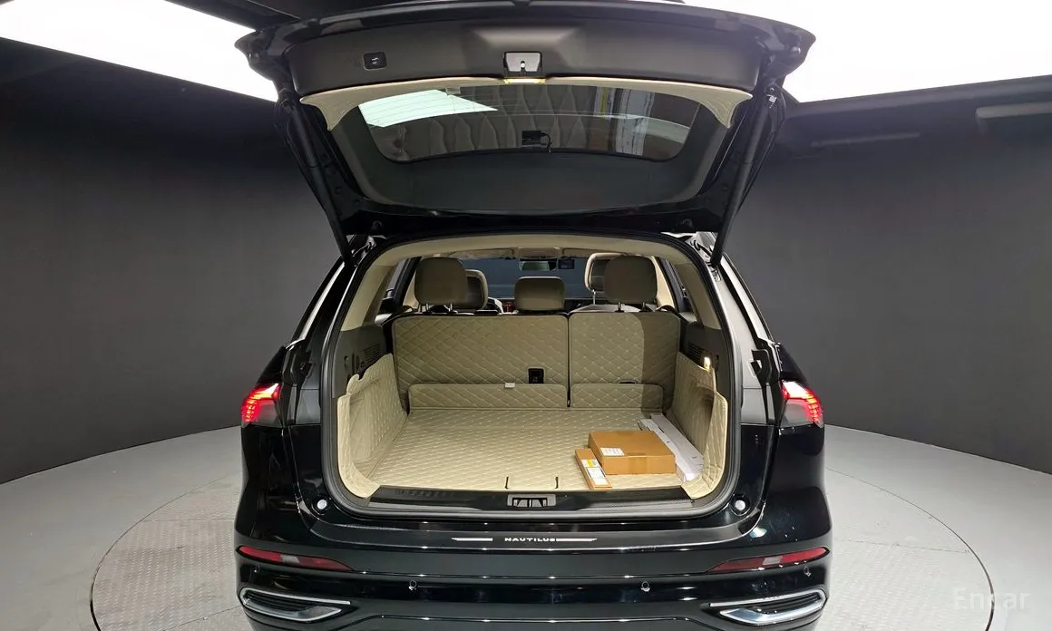 Фото 20 - Lincoln Nautilus