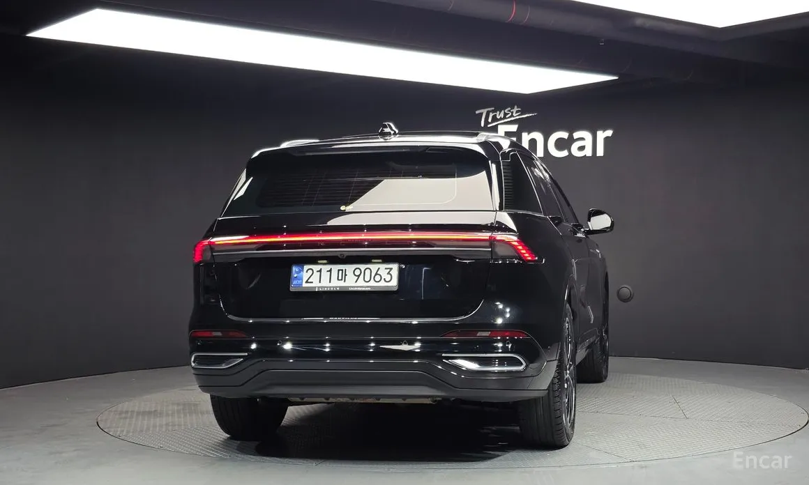 Фото 4 - Lincoln Nautilus