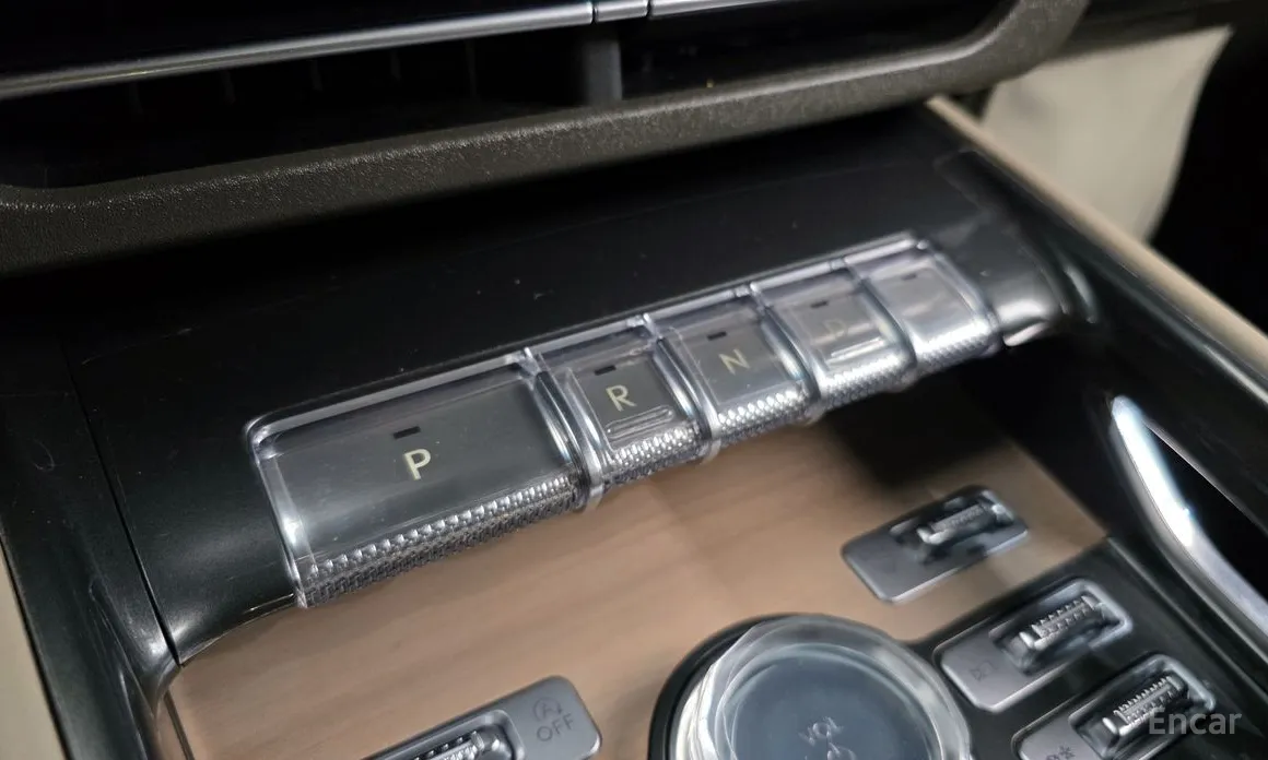 Фото 9 - Lincoln Nautilus