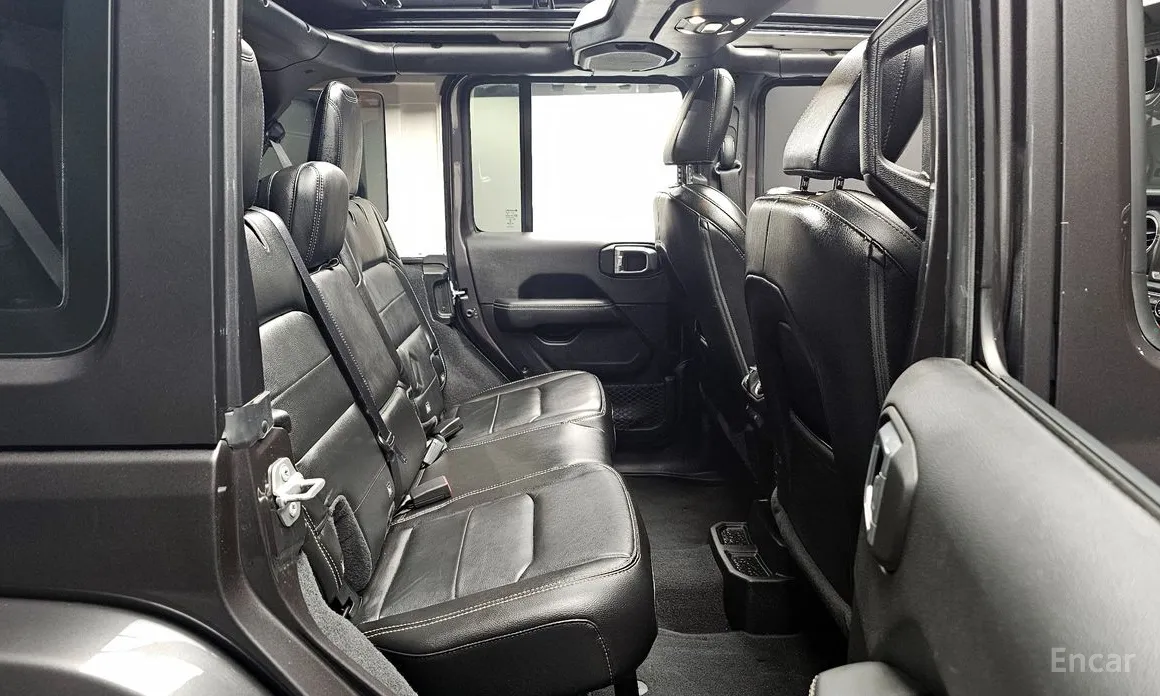 Фото 11 - Jeep Wrangler