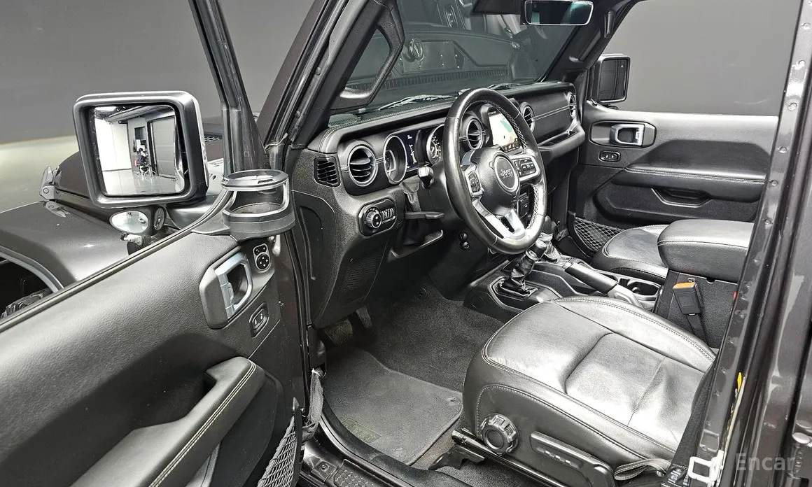 Фото 12 - Jeep Wrangler