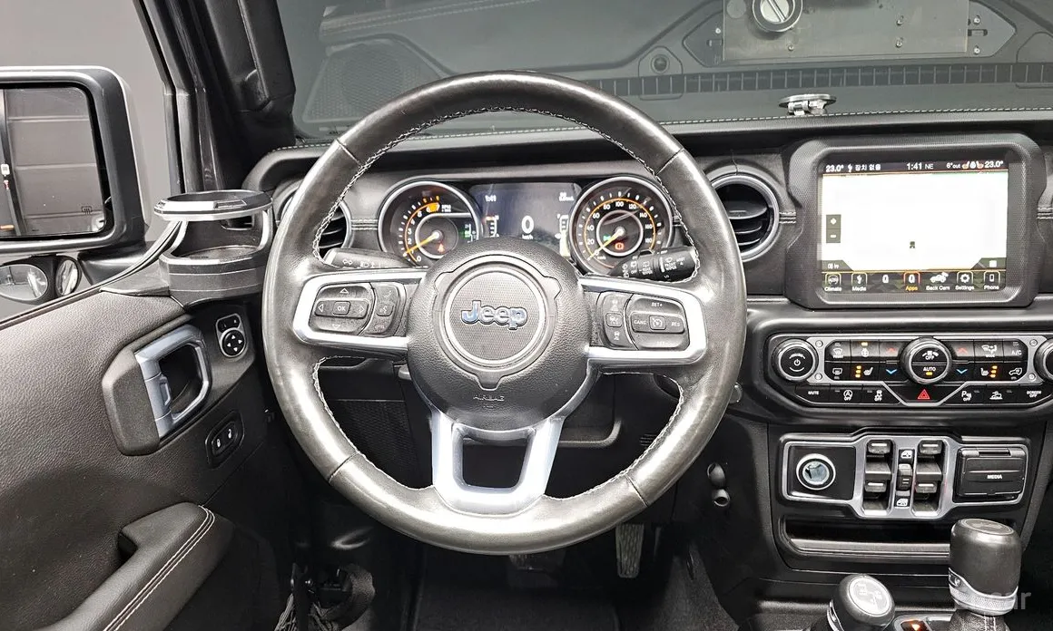 Фото 13 - Jeep Wrangler