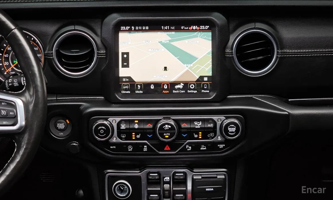 Фото 14 - Jeep Wrangler