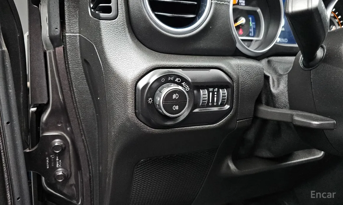 Фото 17 - Jeep Wrangler