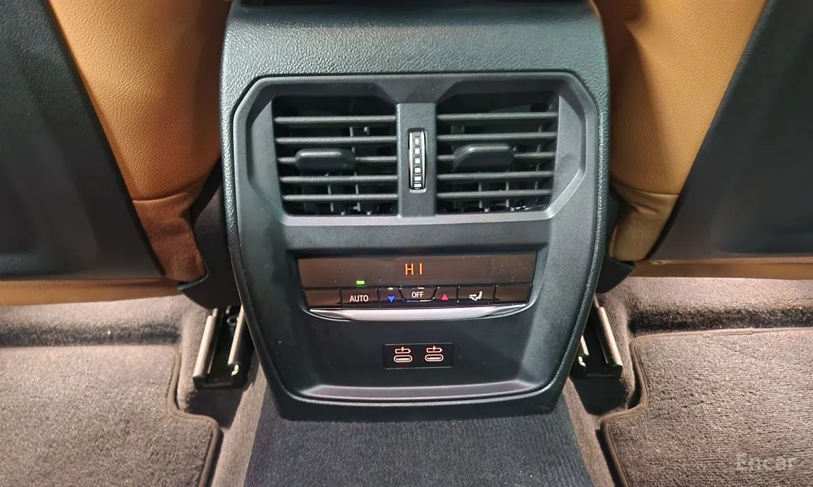 Photo 17 - BMW 3 Series