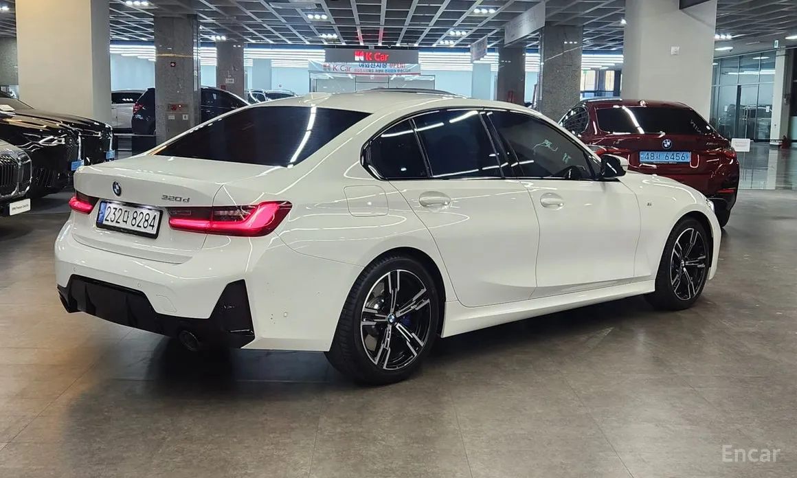 Photo 2 - BMW 3 Series